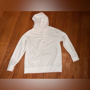 Women’s Medium pullover NEW